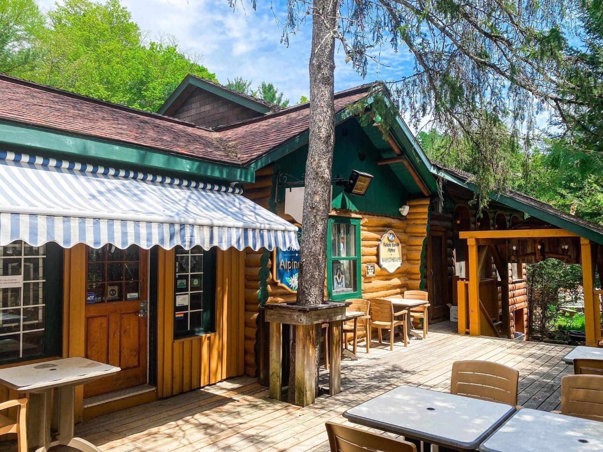 Chalet Alpine Sainte-Adèle المظهر الخارجي الصورة